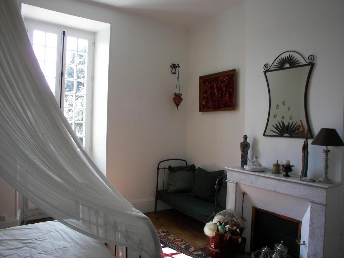 Bed and Breakfast Domaine Du Noble Saint-Jean-de-Thurac Exterior foto