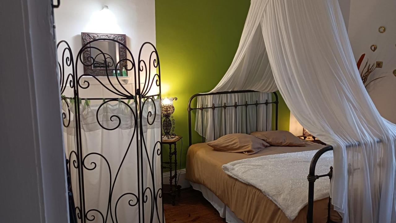 Bed and Breakfast Domaine Du Noble Saint-Jean-de-Thurac Exterior foto